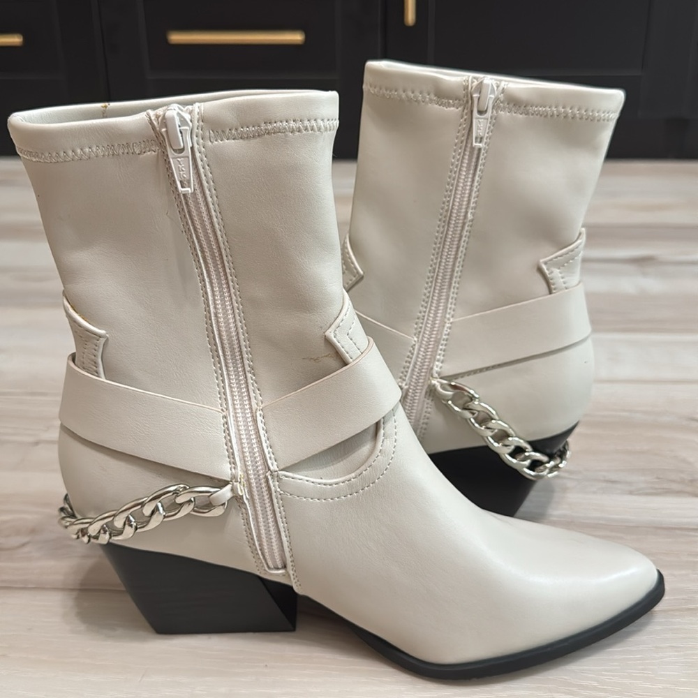 DV Dolce Vita Keeler White Moto Harness Chain Boots Western Biker Booties 7.5 - Picture 4 of 8